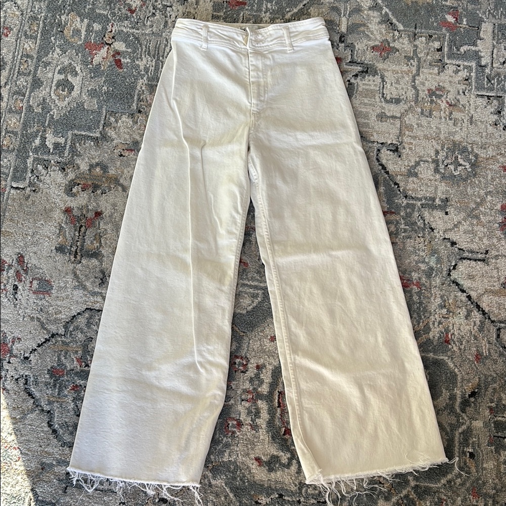 Wide-Leg Frayed Hem Cream Jeans